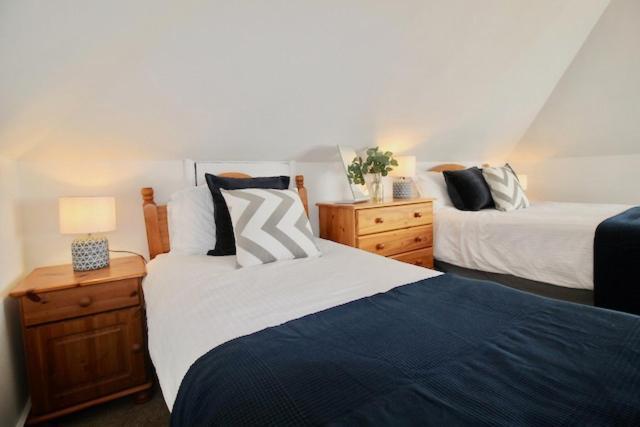 The Mounts Bay Inn Mullion Extérieur photo