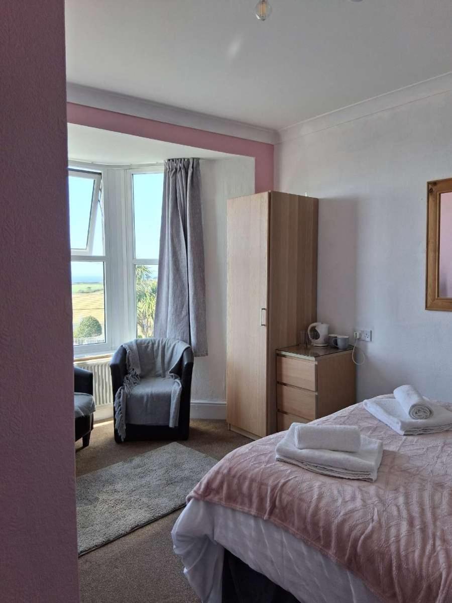 The Mounts Bay Inn Mullion Extérieur photo