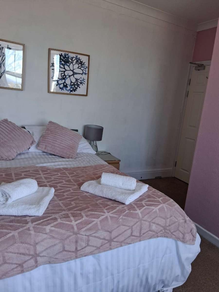 The Mounts Bay Inn Mullion Extérieur photo