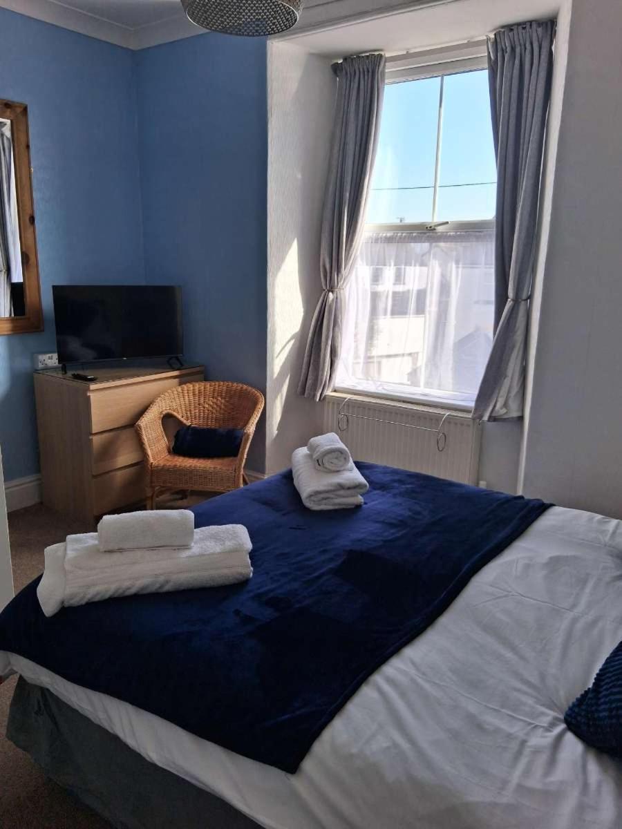 The Mounts Bay Inn Mullion Extérieur photo