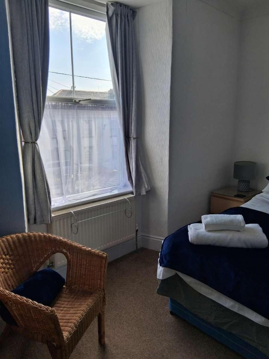 The Mounts Bay Inn Mullion Extérieur photo